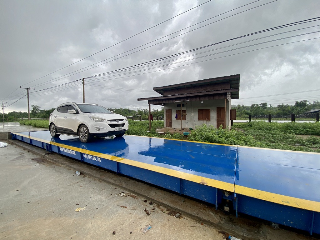 Cân ô tô kiểu nổi móng nông, xe con lên sàn